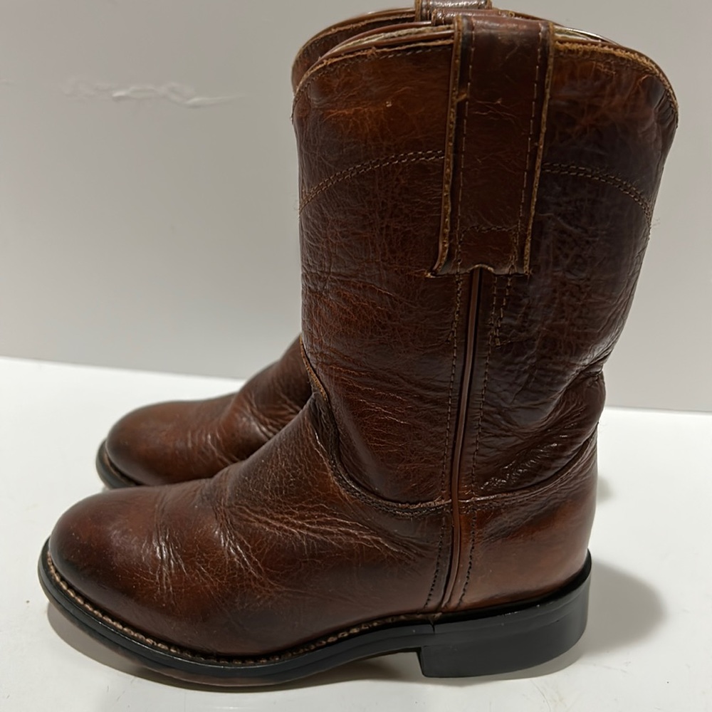 Toddler boy boots. Us size 9D .